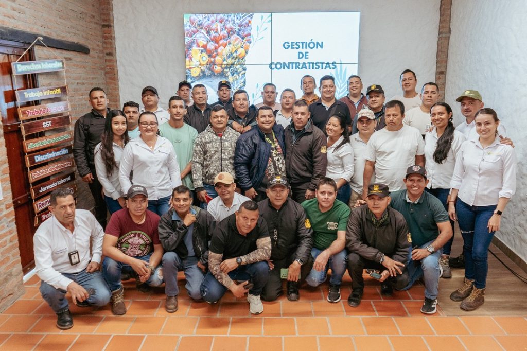 Los días 12 y 13 de agosto se llevó a cabo una jornada de reinducción con contratistas en Palmas del Cesar, espacio diseñado para reforzar el conocimiento de las normas, procedimientos y lineamientos que guían el trabajo para los aliados de la compañía.
